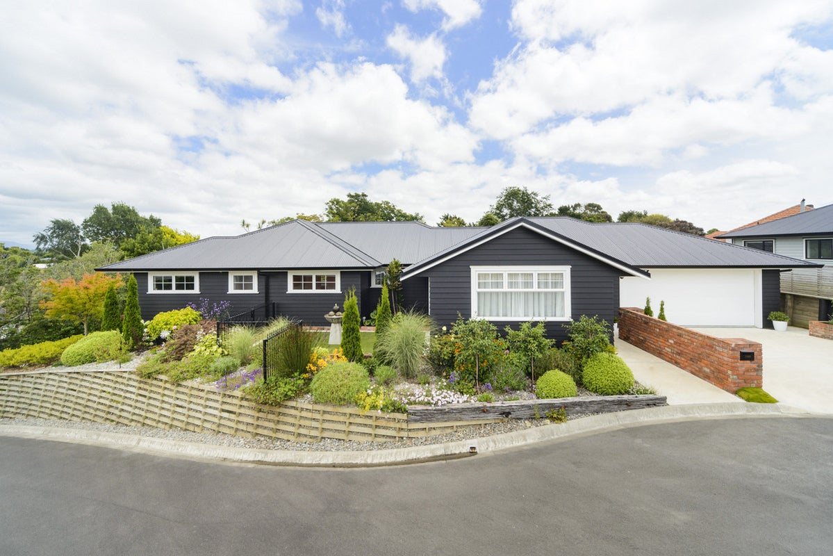 3 Waimarama Court, Roslyn, Palmerston North - Carousel 2