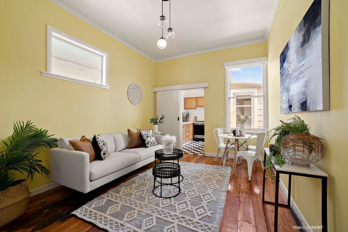 164 Clyde Street, Island Bay, Wellington - Carousel 2