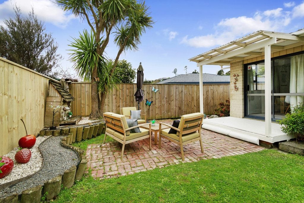 2/16 MONTGOMERY STREET, STOKES VALLEY, LOWER HUTT - Carousel 2