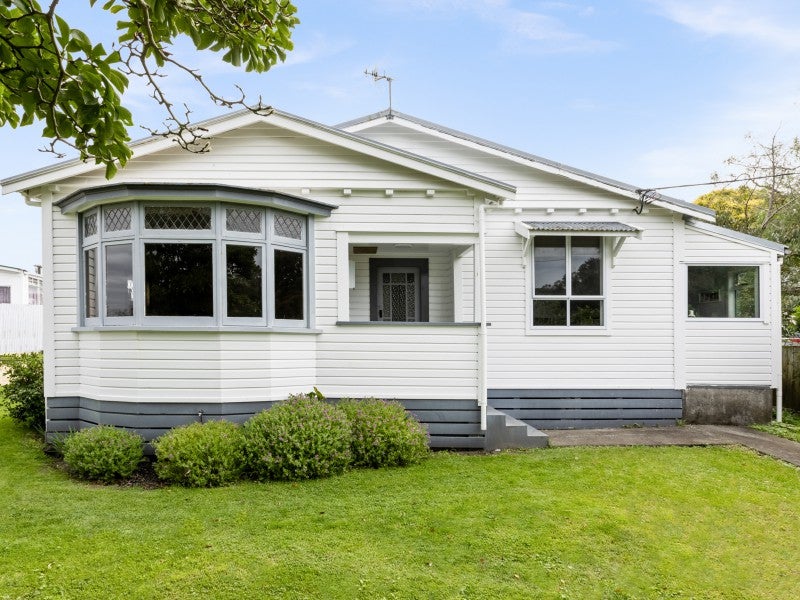 11 Richmond Road, Clive, Hastings - Carousel 1