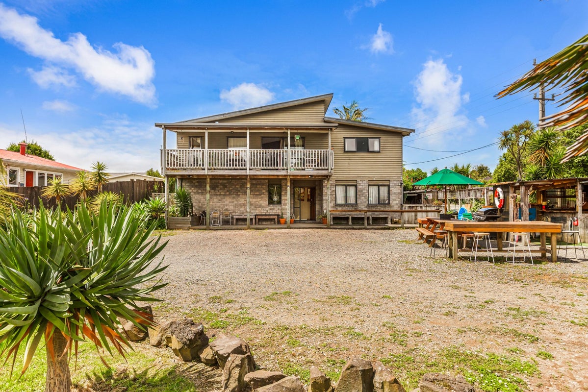 344 West Coast Road, Glen Eden, Auckland - Carousel 1