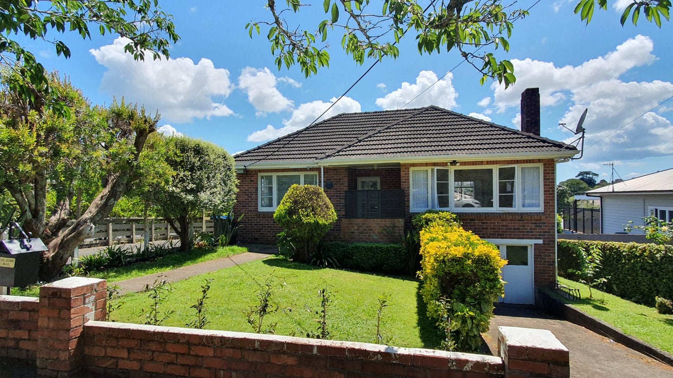 17 Burch Street, Mount Albert, Auckland - Carousel 1
