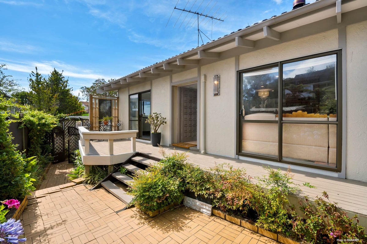 2/86 Langana Avenue, Browns Bay, Auckland - Carousel 2