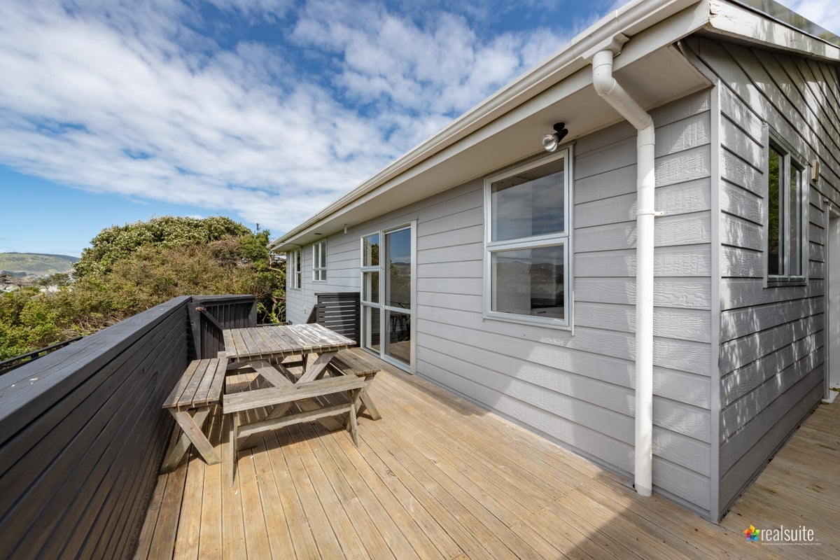 114 Te Pene Avenue, Titahi Bay, Porirua - Carousel 1