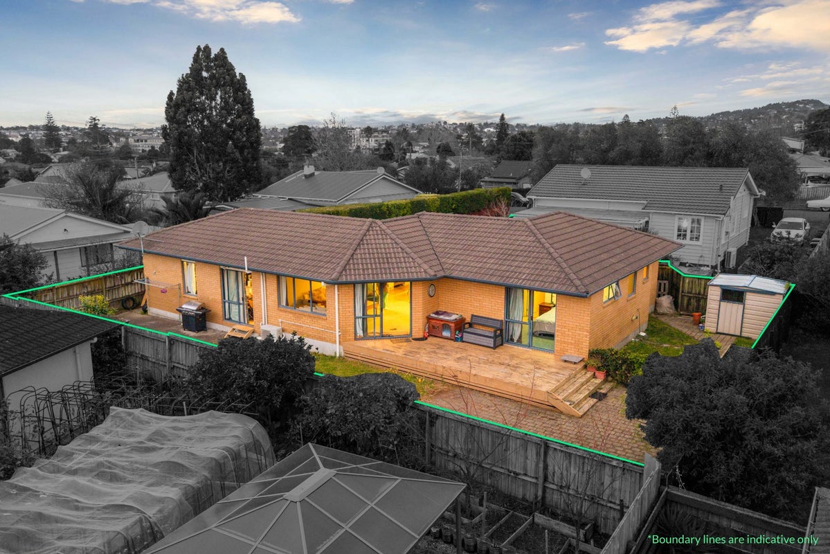 5A Rewa Street, New Lynn, Auckland - Carousel 1
