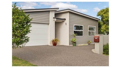 2 Ella Place, Papamoa Beach, Papamoa - Carousel 1