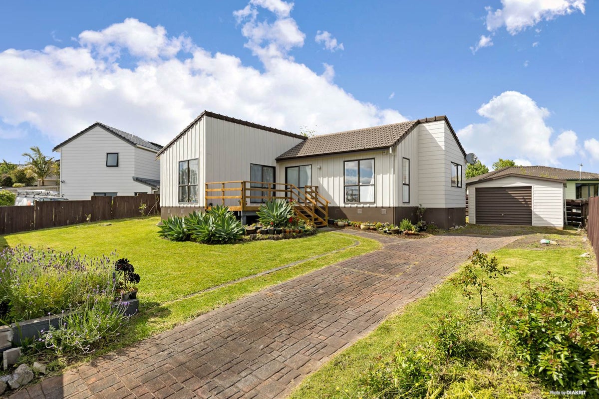 59 Luckens Road, West Harbour, Auckland - Carousel 1