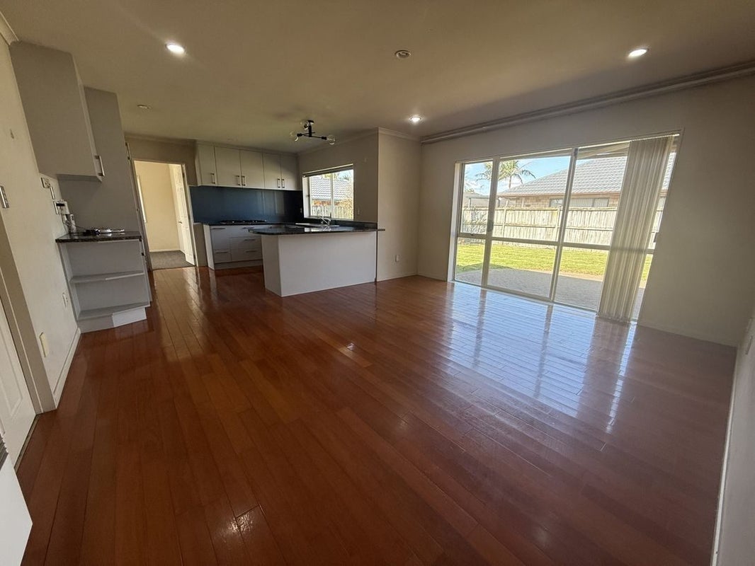 12 Ballydonegan Rise, East Tamaki, Auckland - Carousel 15