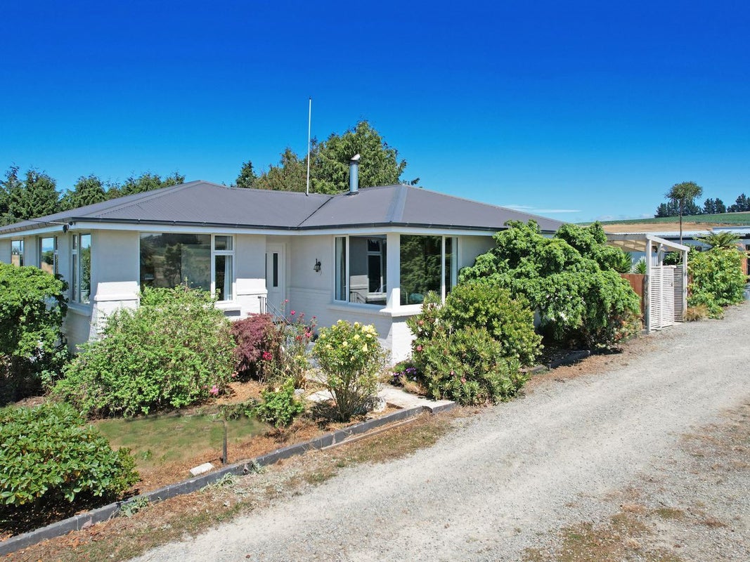183 Whiterocks Road, Deborah - Carousel 2