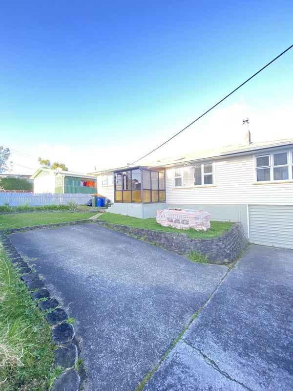 26 Kaipatiki Road, Glenfield, Auckland - Carousel 1