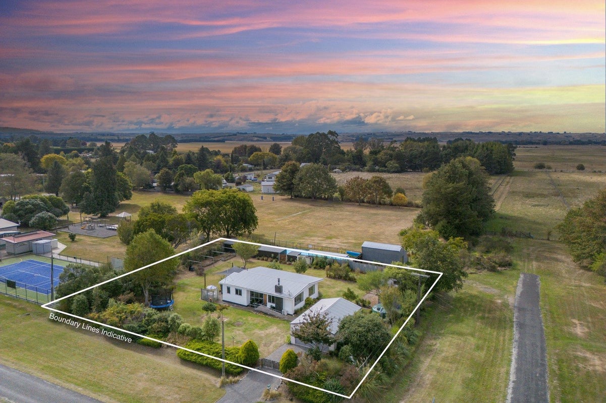 20 Murchison Street, Waipawa - Carousel 1