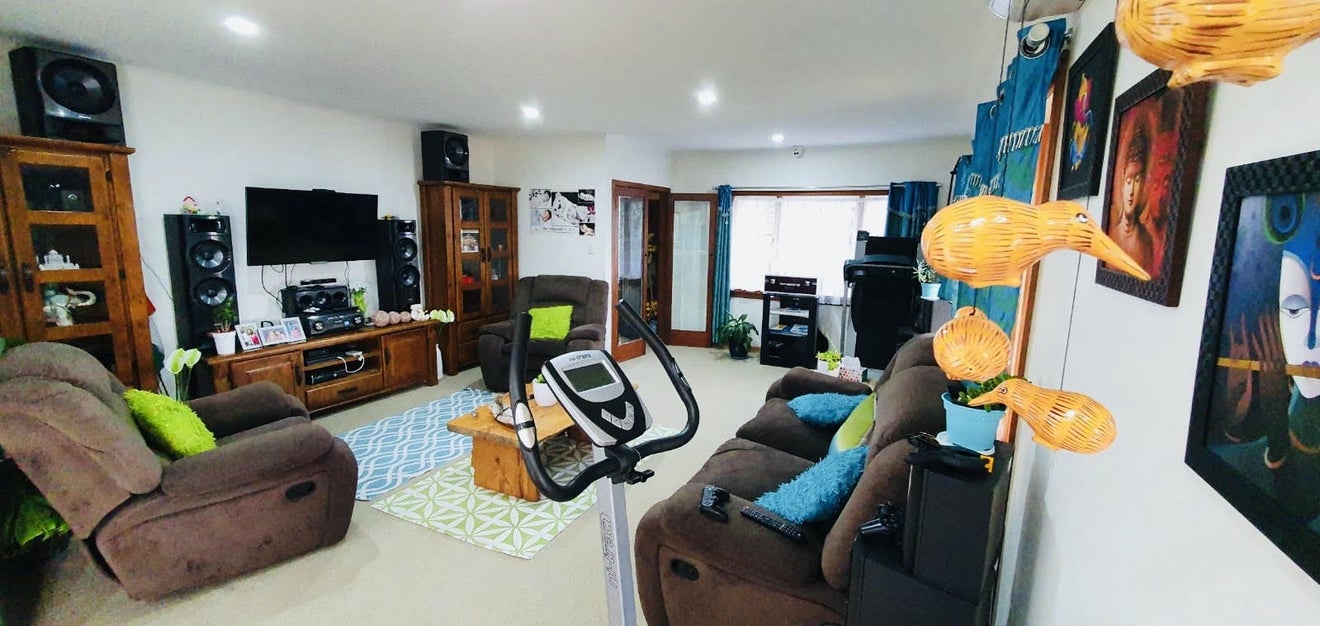 1/8 Golf Road, New Lynn, Auckland - Carousel 2