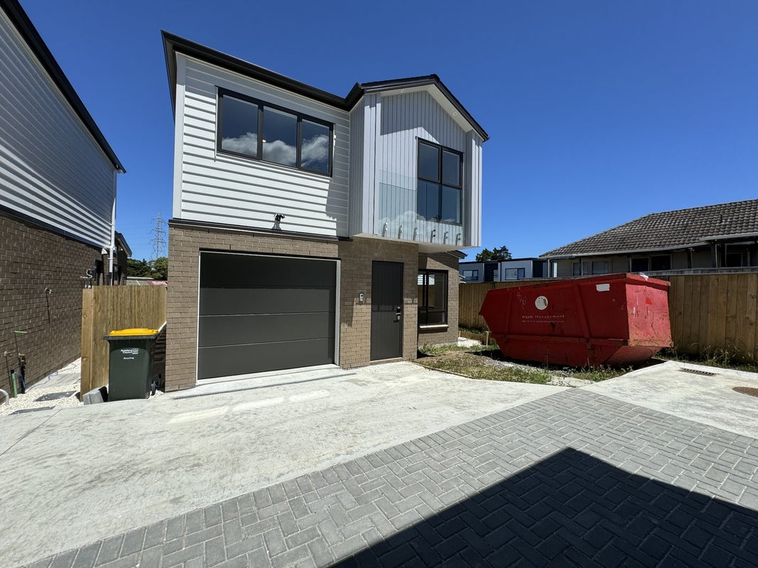 22C Toru Street, Te Atatu Peninsula, Auckland - Carousel 2