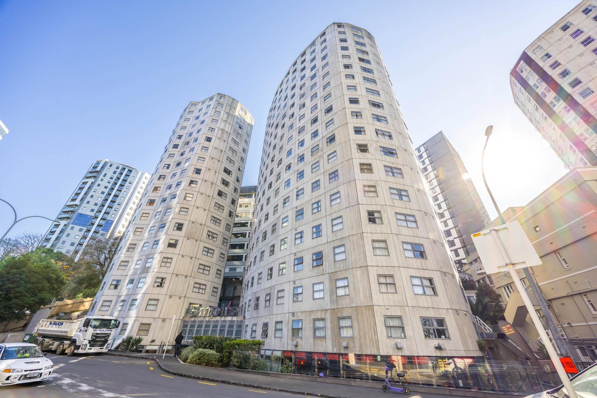 1215/23 Whitaker Place, Grafton, Auckland - Carousel 1