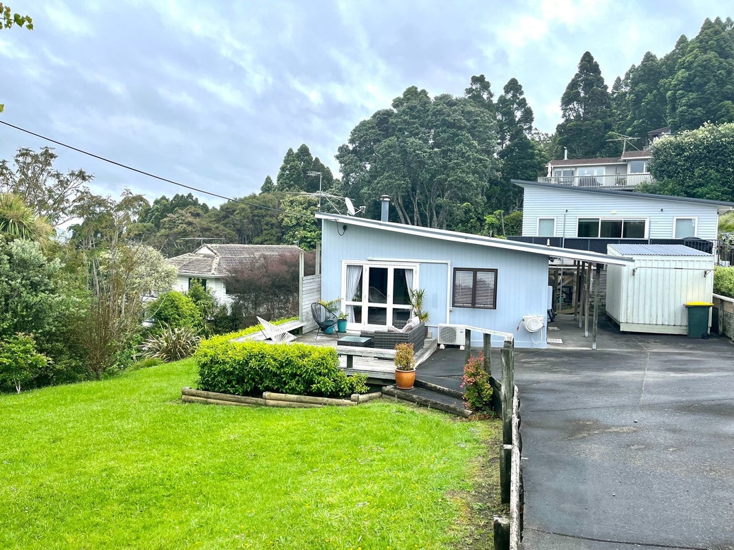 18 Hillcrest Road, Hatfields Beach, Orewa - Carousel 1