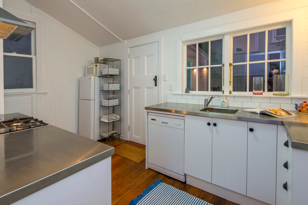 3 Aorangi Terrace, Thorndon, Wellington - Carousel 1