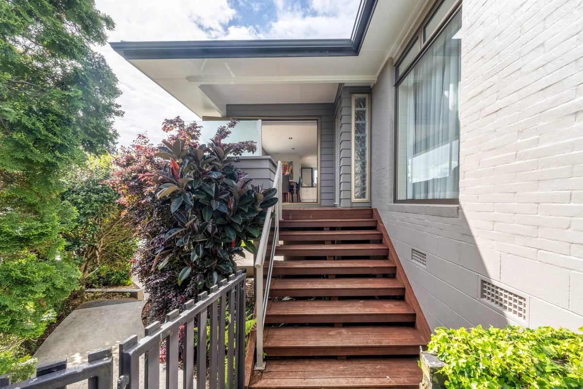 21 Olena Avenue, Sunnyhills, Auckland - Carousel 2