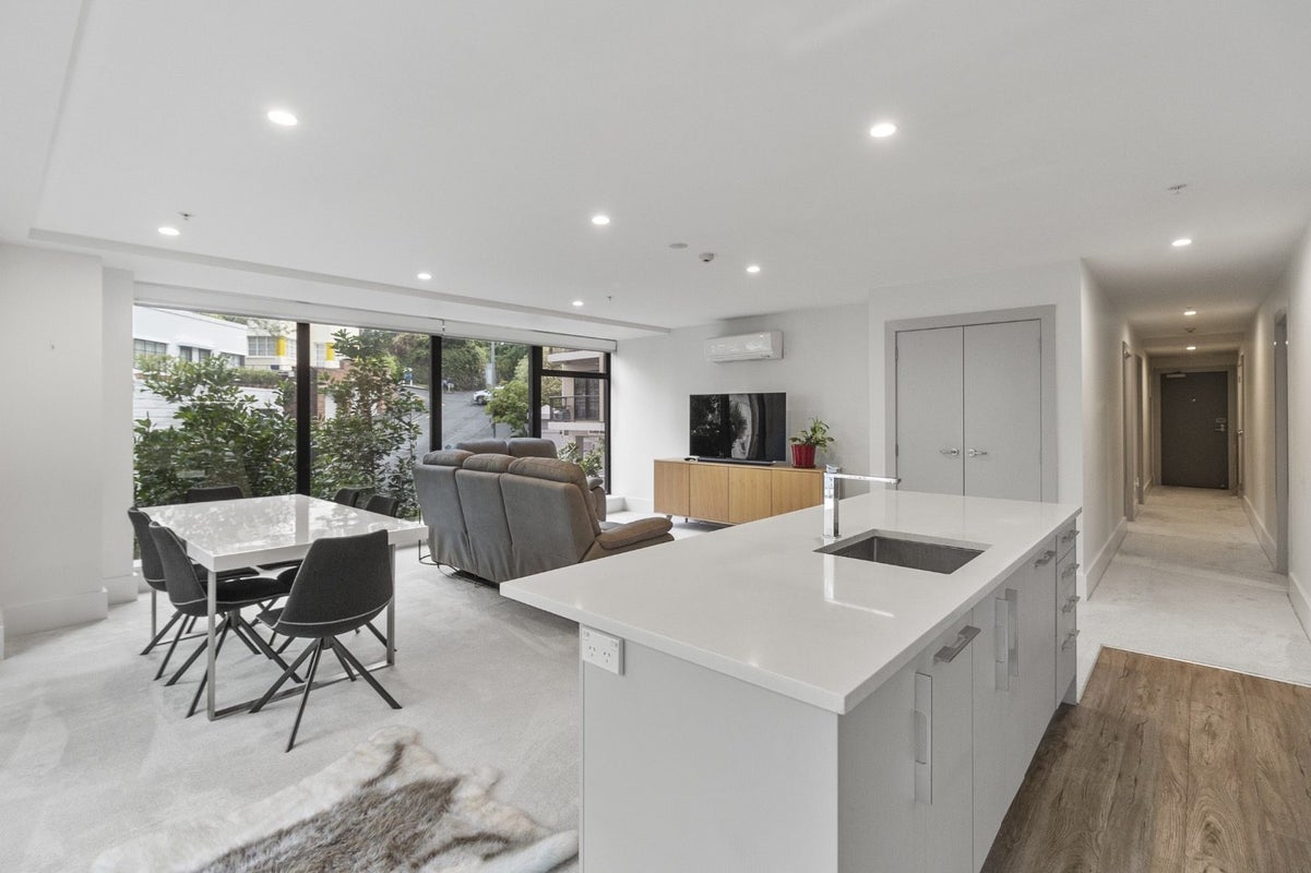 206/8 Whitaker Place, Grafton, Auckland - Carousel 2