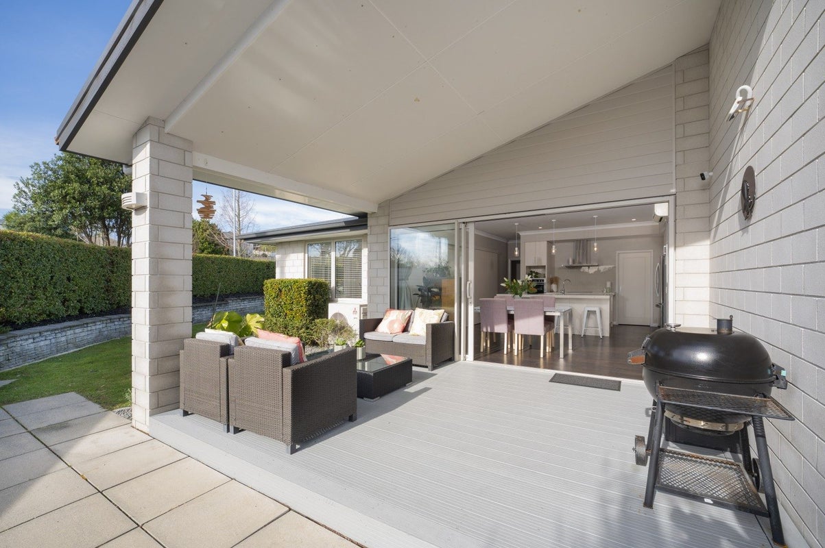 1 Landing Drive, Pyes Pa, Tauranga - Carousel 2