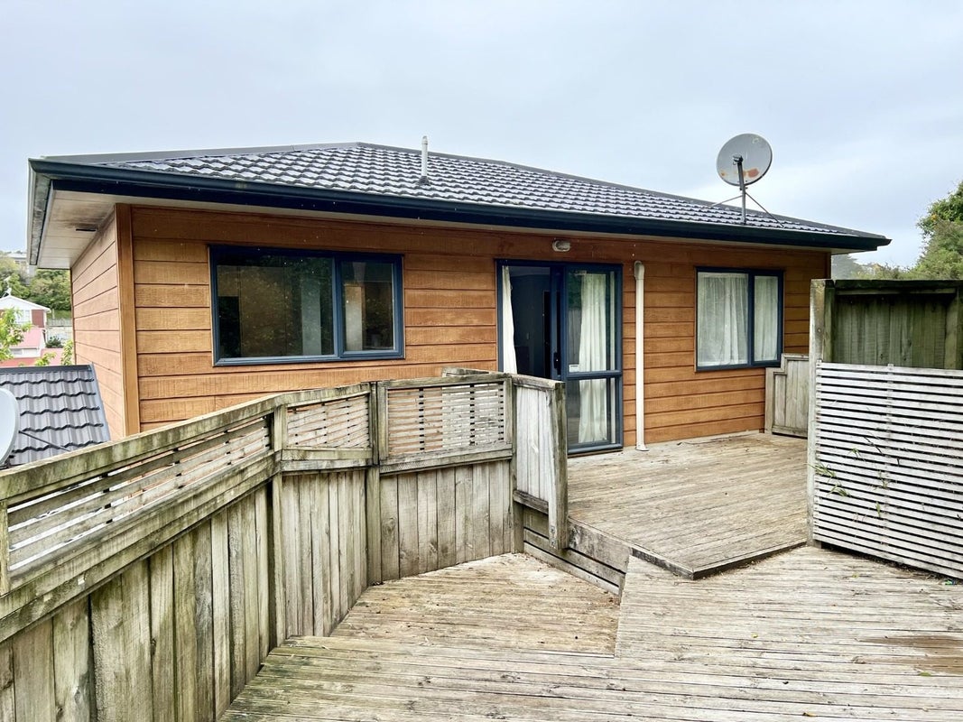4 Stella Grove, Newlands, Wellington - Carousel 1