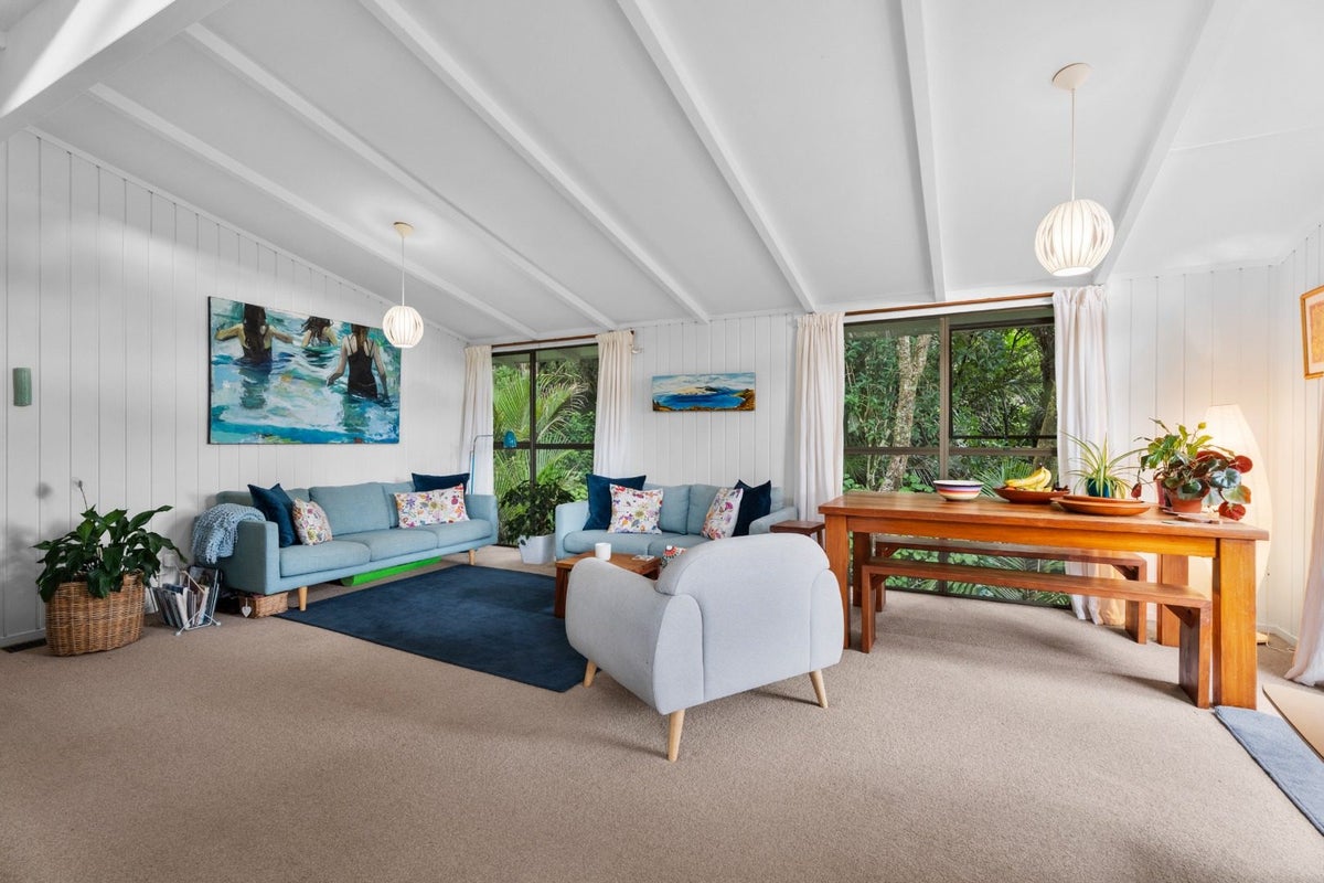 185 Laingholm Drive, Laingholm, Auckland - Carousel 2
