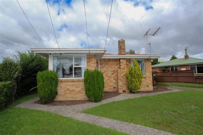 16 Jeanette Street, Glenview, Hamilton - Carousel 1