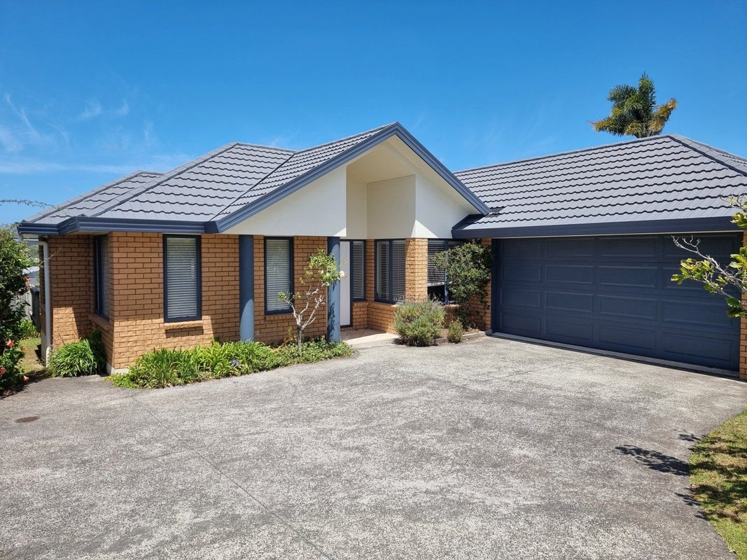 90A Ridge Road, Howick, Auckland - Carousel 1