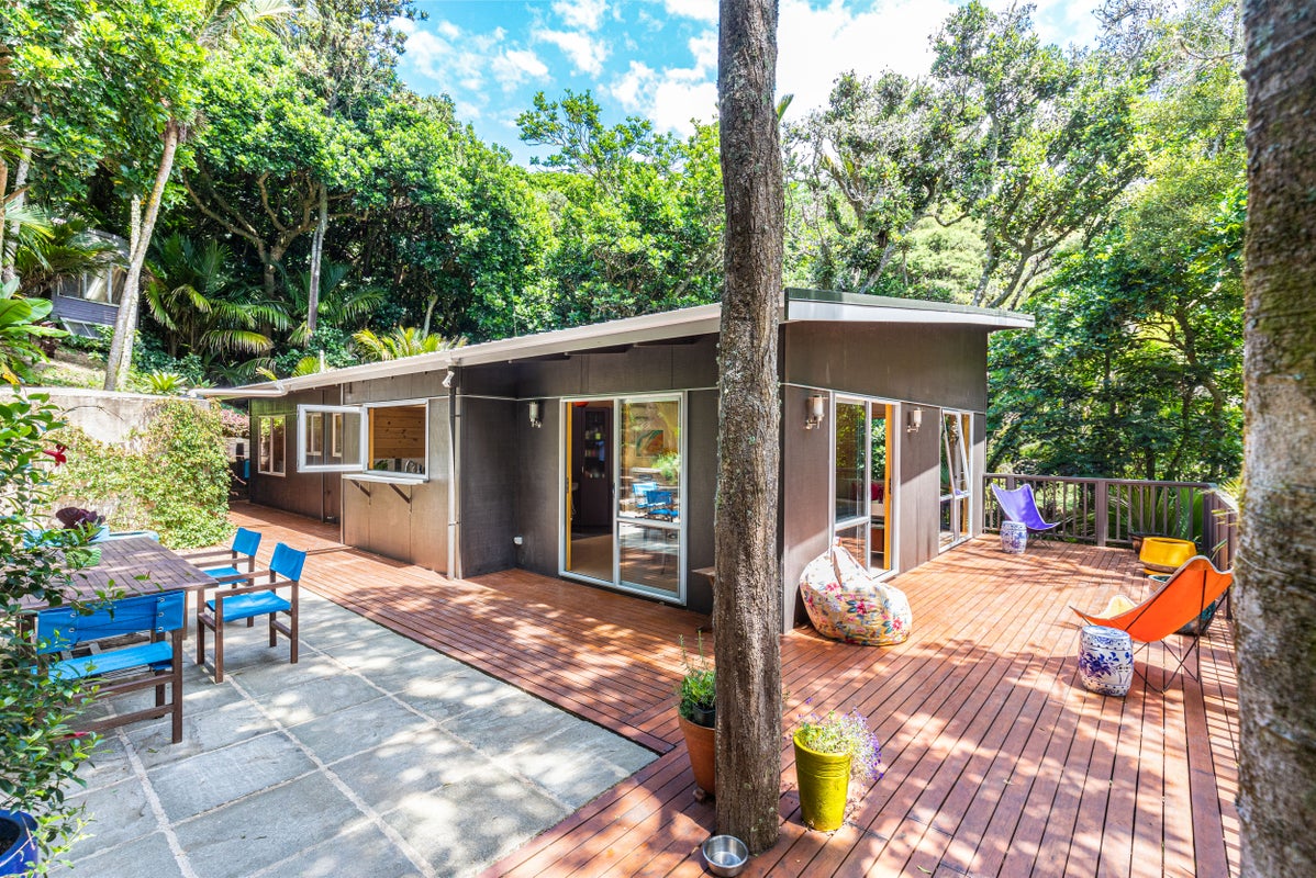 30 Hobson Terrace, Onetangi, Waiheke Island - Carousel 1