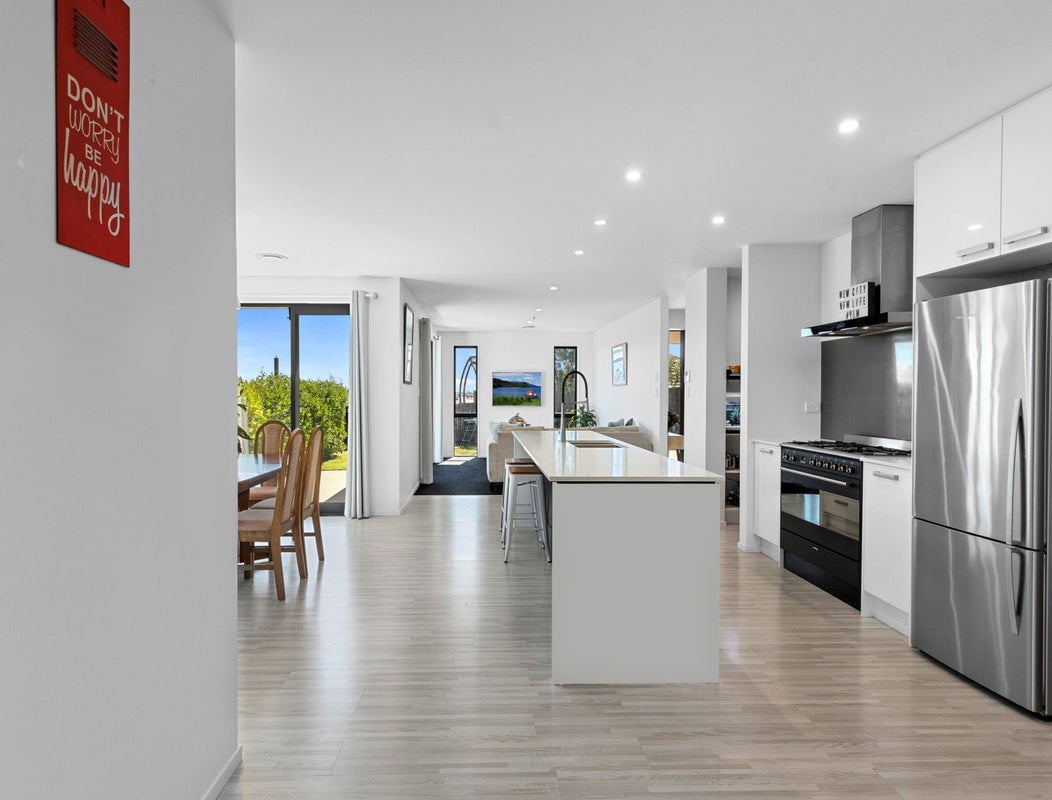 4 Quail Court, Pyes Pa, Tauranga - Carousel 2