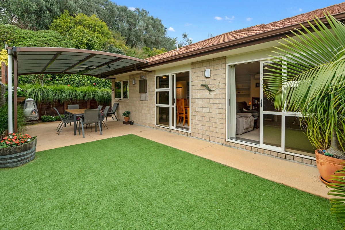 140 Castlewold Drive, Bethlehem, Tauranga - Carousel 14