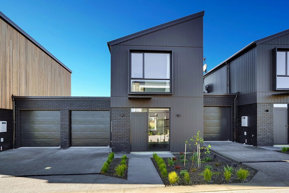 18 Halo Green, Peacocke, Hamilton - Carousel 2