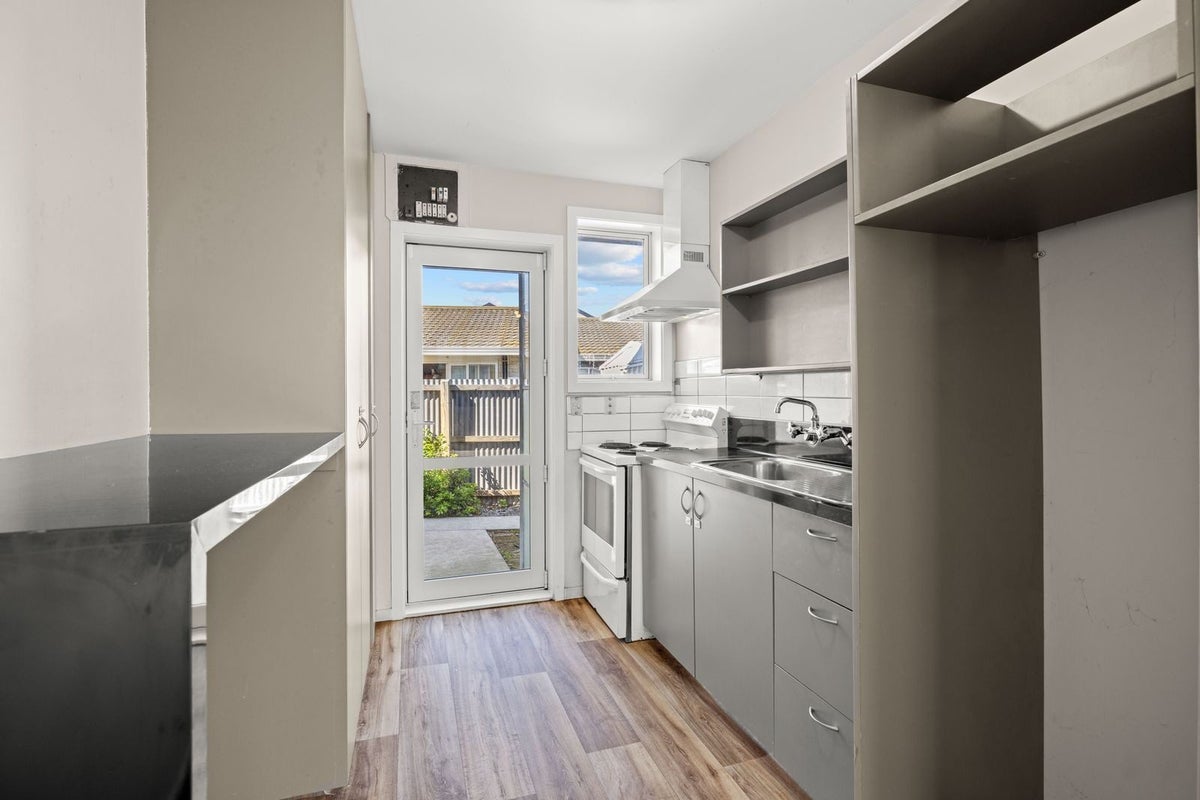 3/25 Whitmore Street, Edgeware, Christchurch - Carousel 2