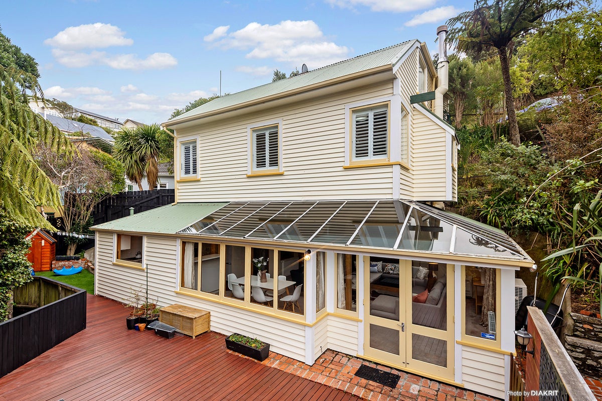 84 Oban Street, Wadestown, Wellington - Carousel 1