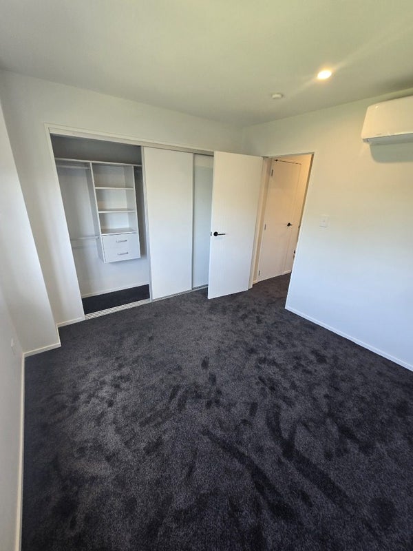 12 Taratoa Street, Point England, Auckland - Carousel 2