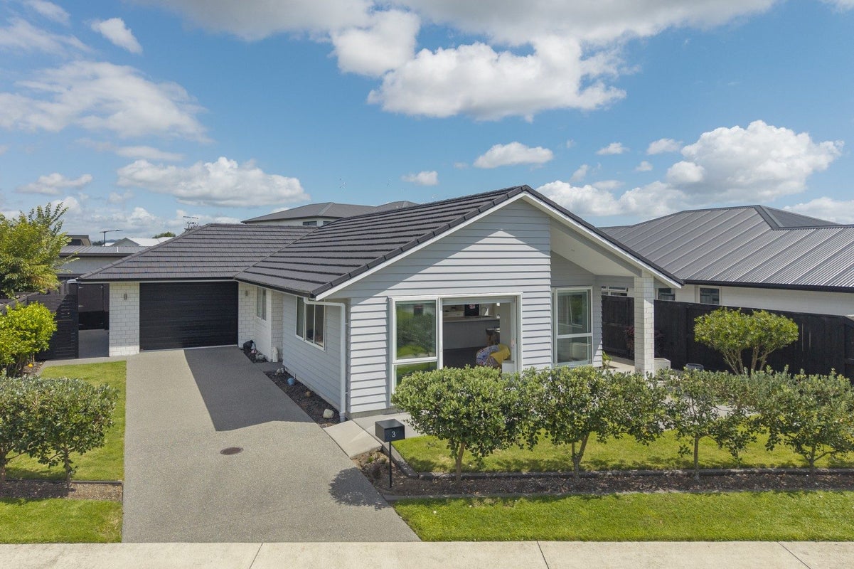 3 Hanlow Place, Pyes Pa, Tauranga - Carousel 1