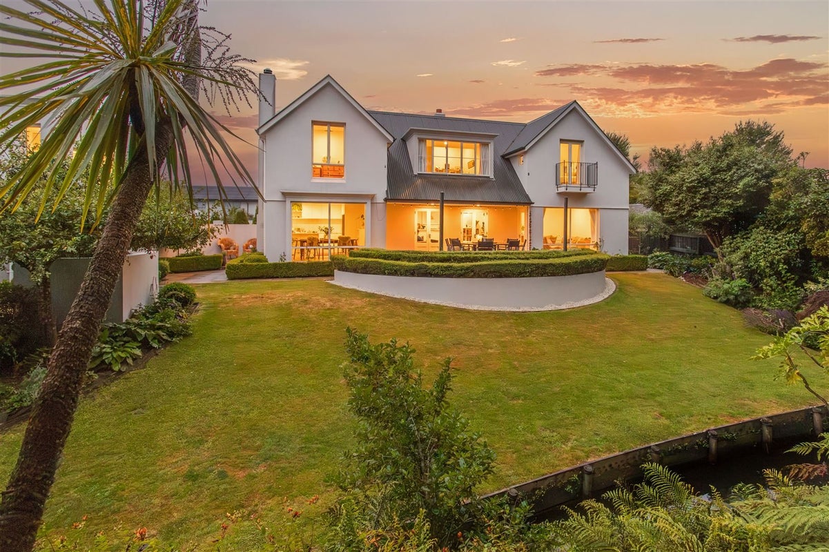 25 Chepstow Avenue, Fendalton, Christchurch - Carousel 1
