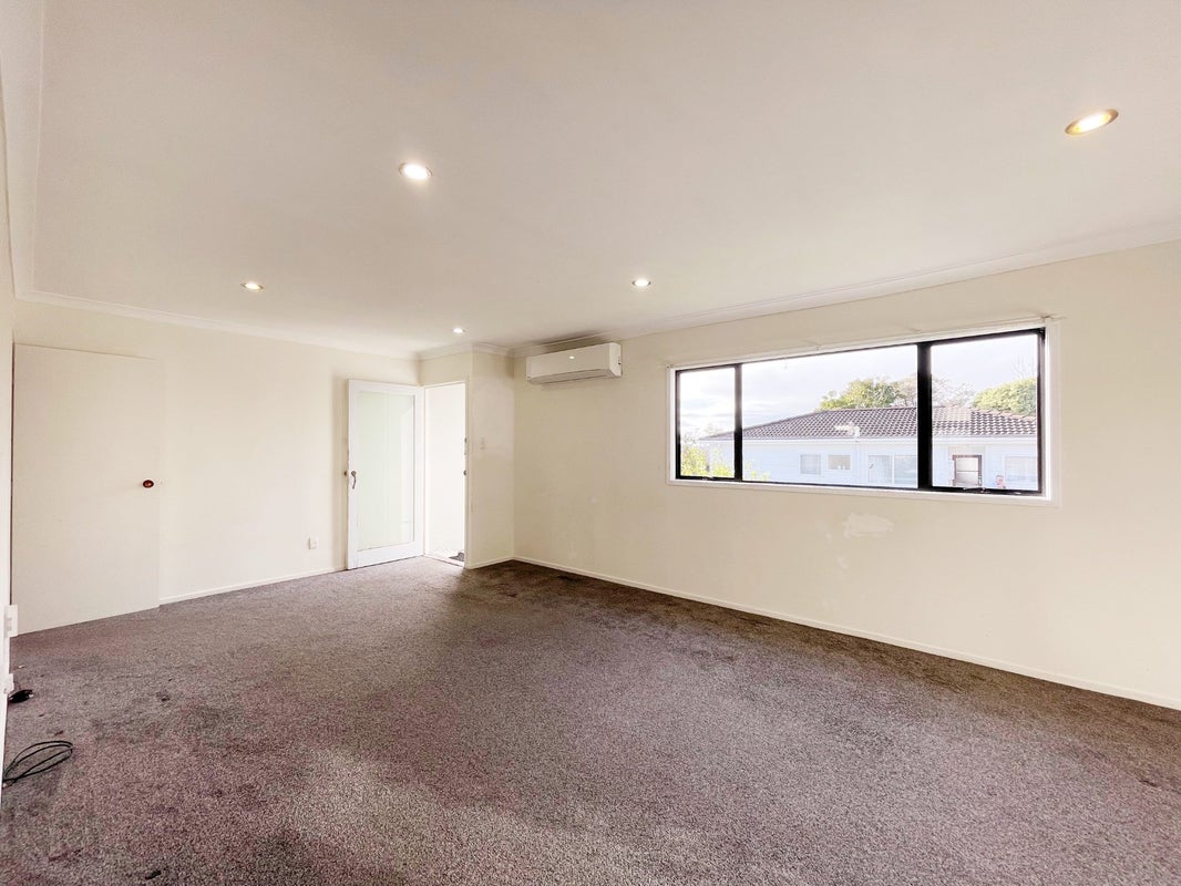 2/9 Danube Lane, Glen Eden, Auckland - Carousel 2