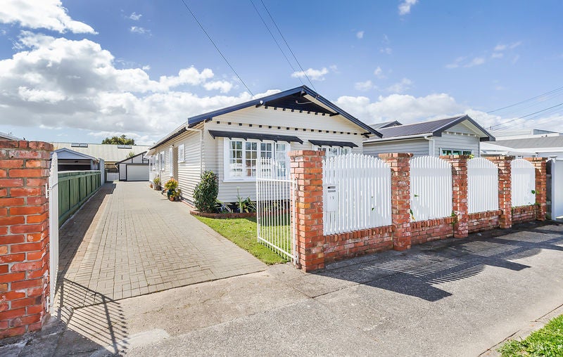19 Pilmuir Street, Hutt Central, Lower Hutt - Carousel 2