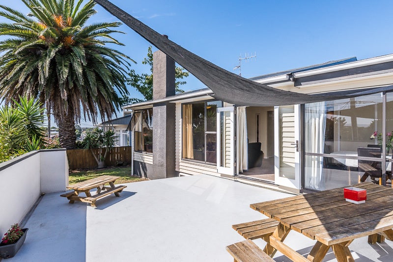 30 Kiwi Road, Raumati Beach, Paraparaumu - Carousel 1