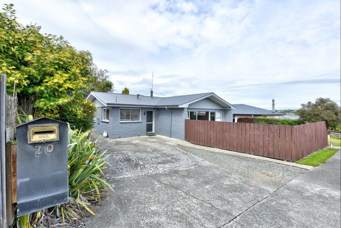 70 Walker Crescent, East Gore, Gore - Carousel 1