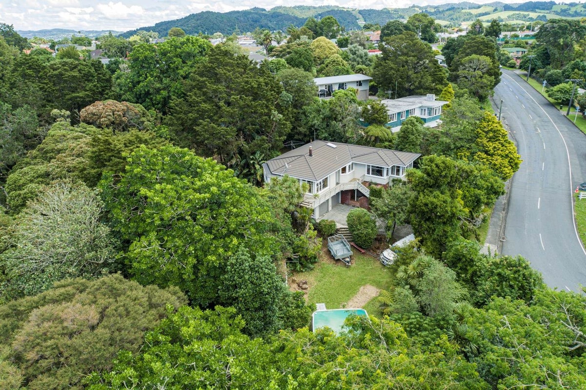 16 Whareora Road, Kensington, Whangarei - Carousel 1