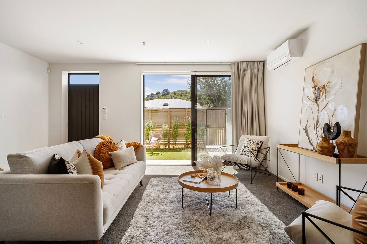 3/13 Fancourt Street, Karori, Wellington - Carousel 1