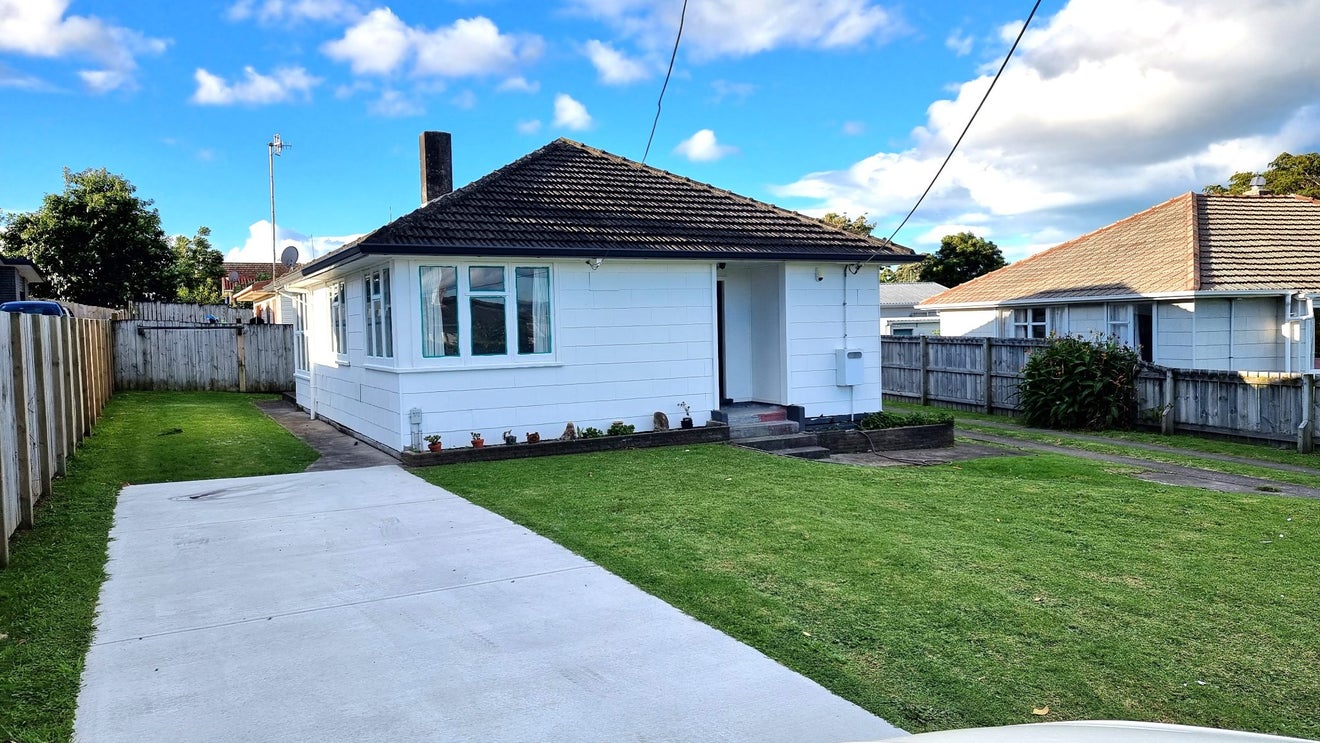 9 Oxford Street, Parkvale, Tauranga - Carousel 1