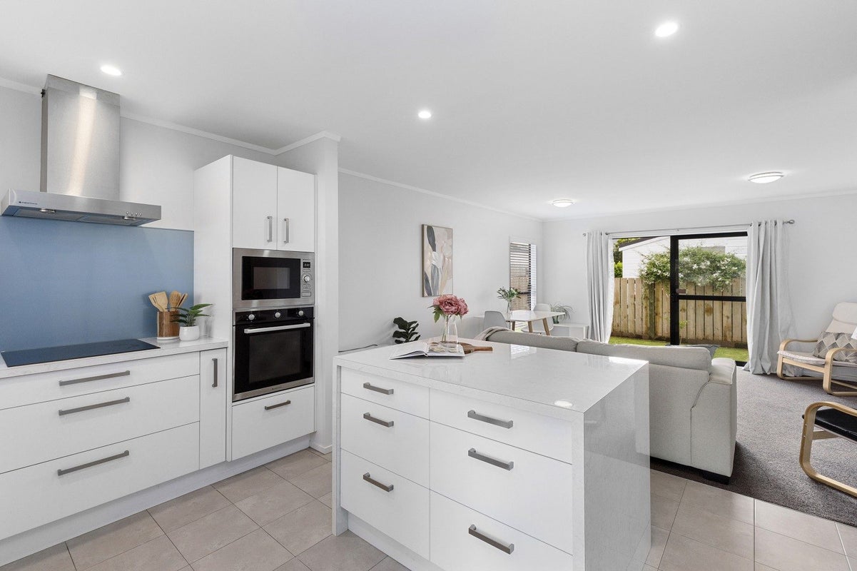 2/26 Mason Street, Moera, Lower Hutt - Carousel 1