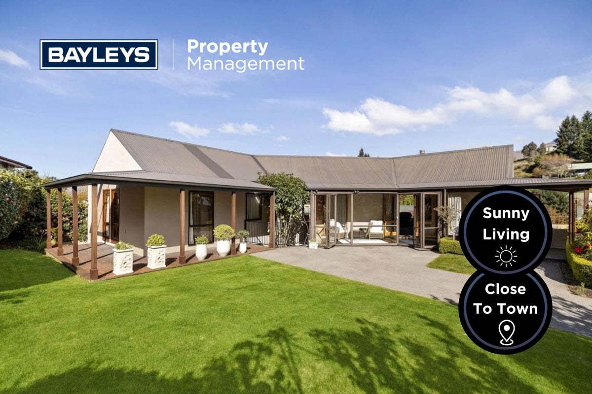 9 Greenstone Place, Fernhill, Queenstown - Carousel 1