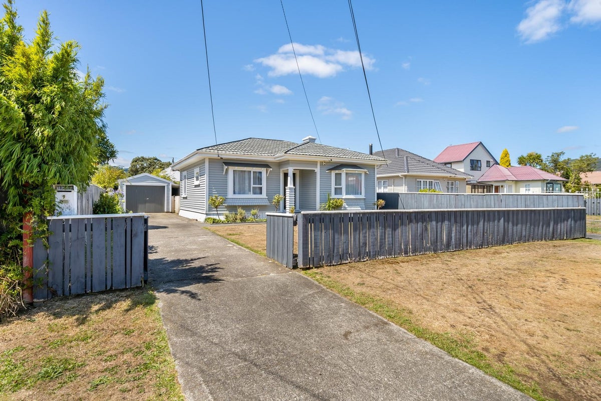 9 St James Avenue, Boulcott, Lower Hutt - Carousel 1
