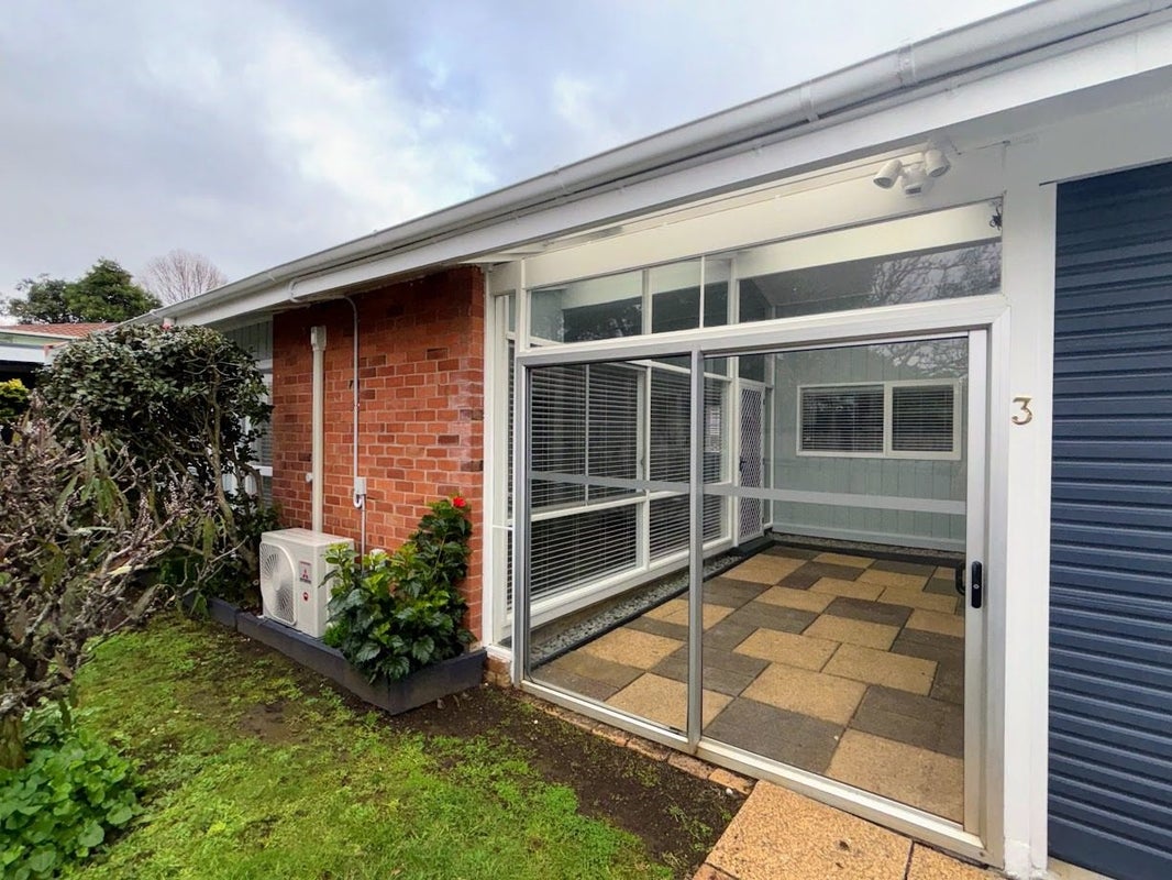 3/15 Mcintyre Road, Mangere Bridge, Auckland - Carousel 1