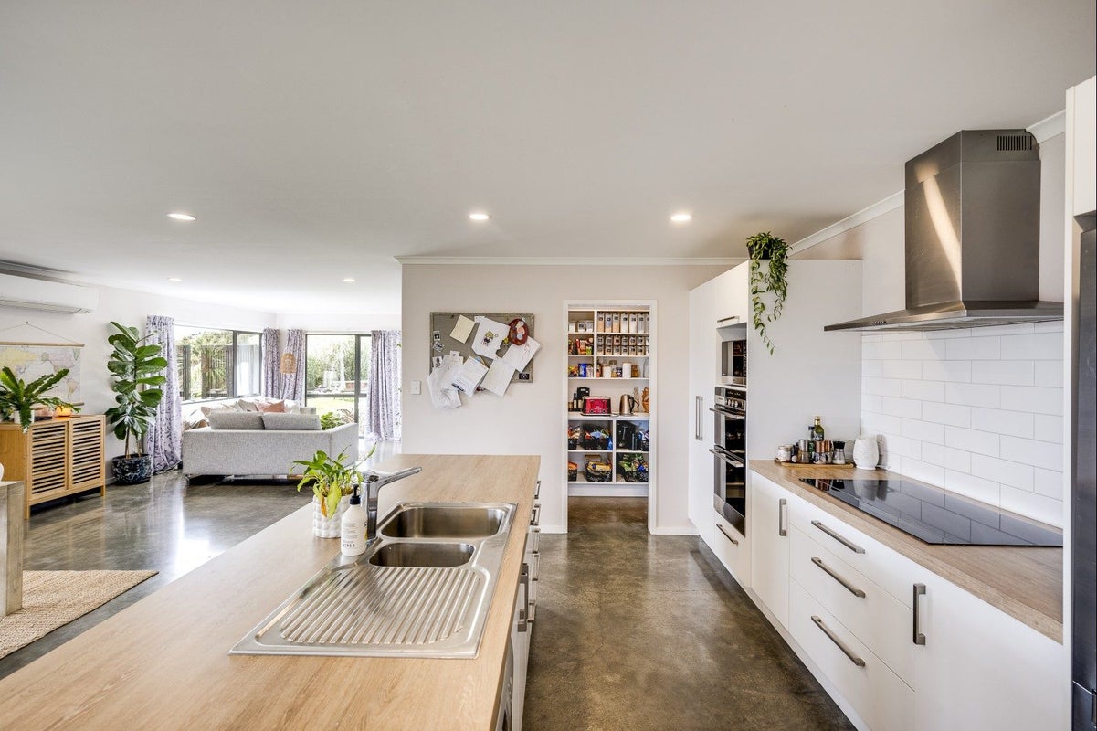 174 Eskridge Drive, Eskdale, Napier - Carousel 2