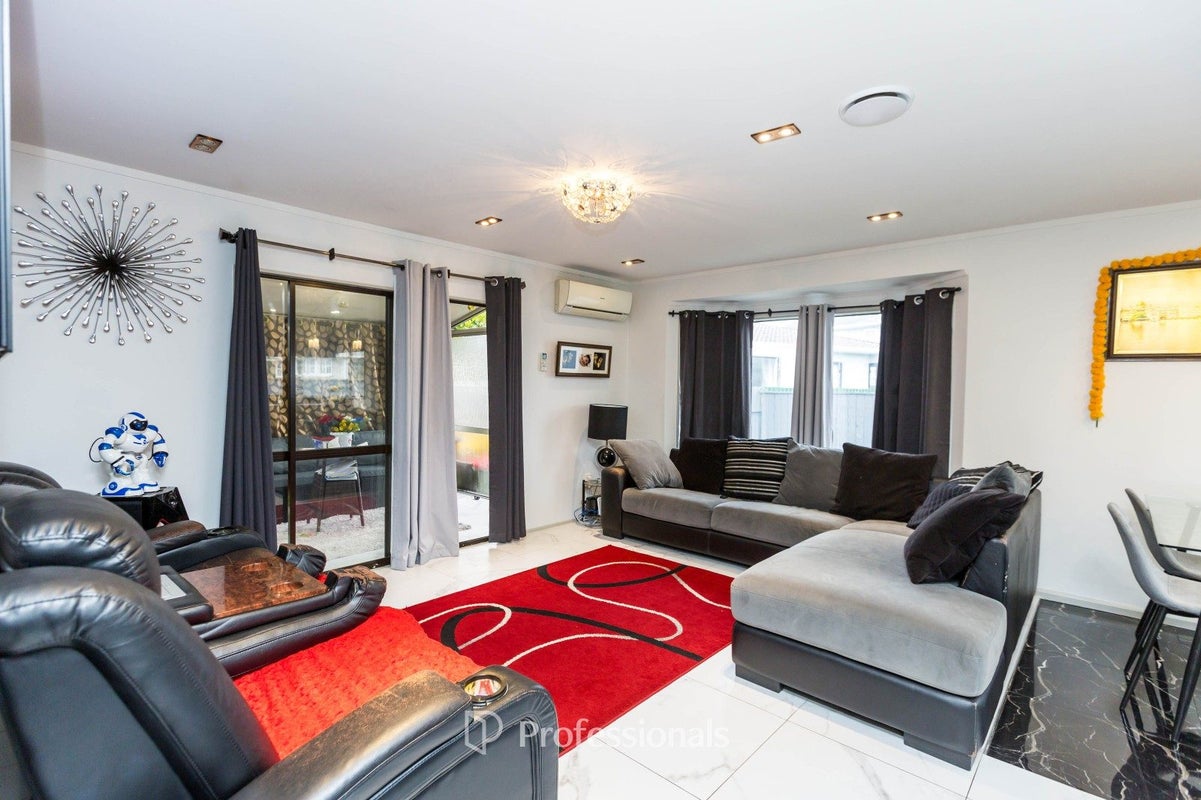 1/35 Colson Street, Avalon, Lower Hutt - Carousel 2