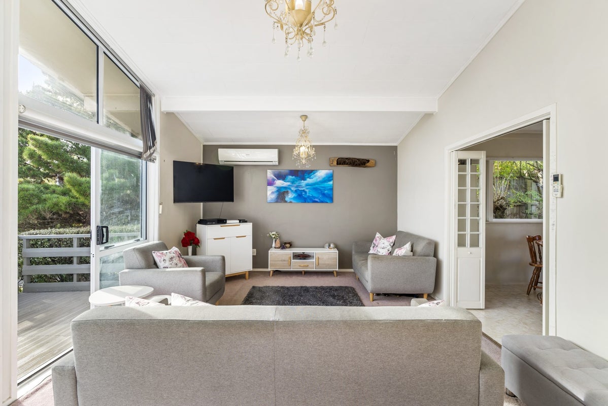 46 Cardiff Road, Pakuranga, Auckland - Carousel 2